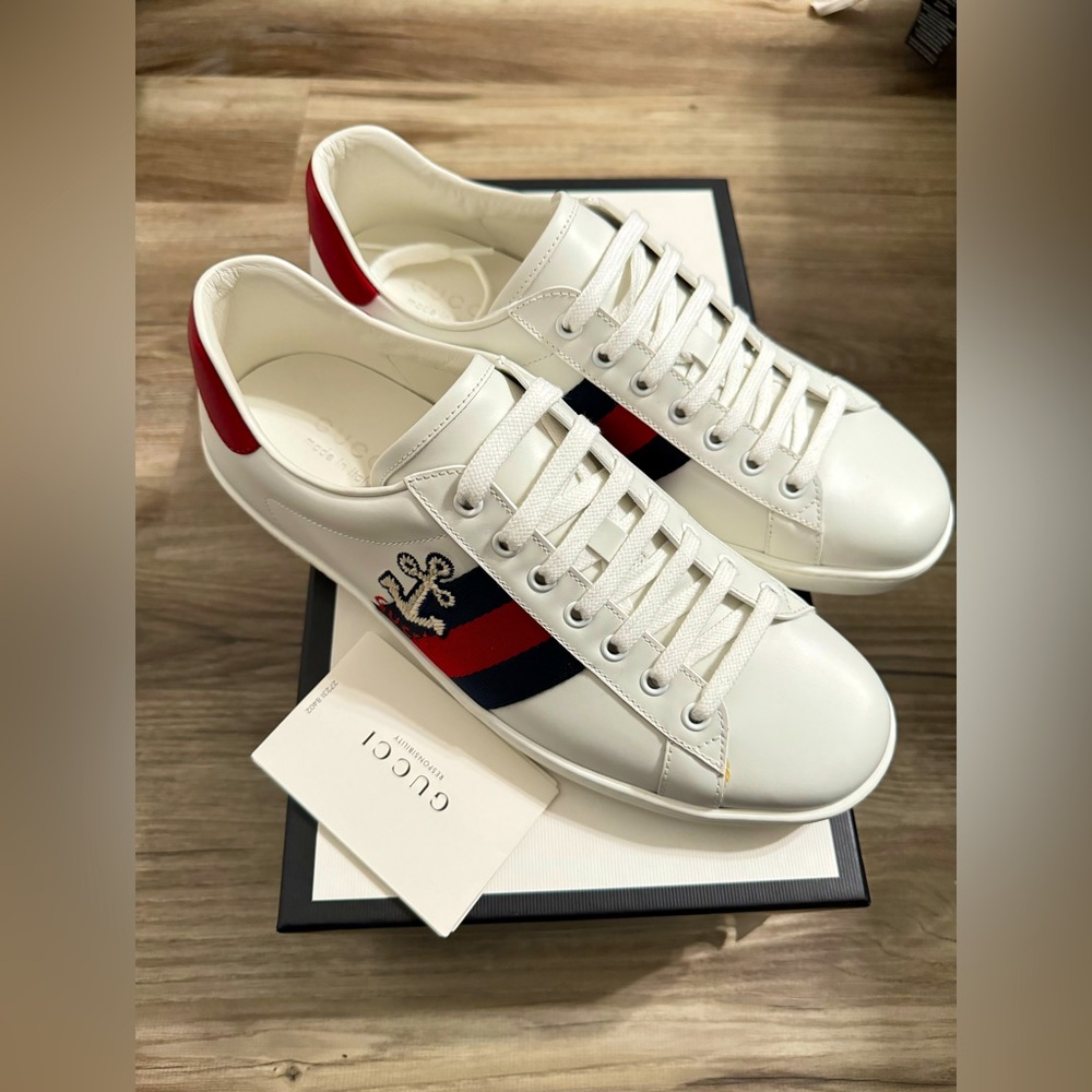 Brand new Gucci sneakers size 9.5